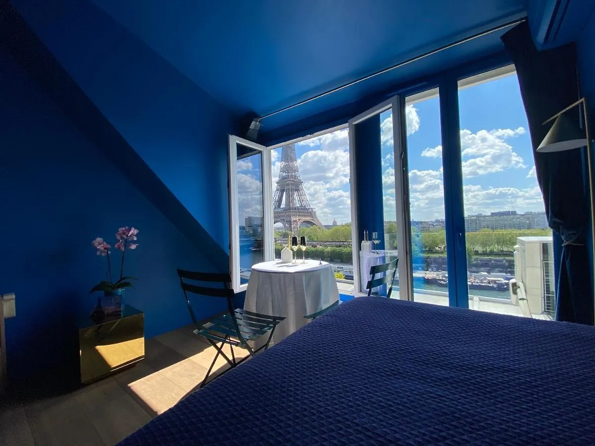 Eiffel Tower Romantic View * Parijs
